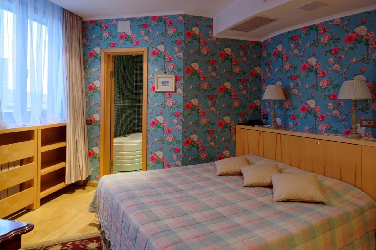 Hotel Soli Invicto Elenovo  Esterno foto