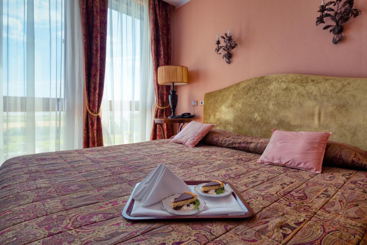 Hotel Soli Invicto Elenovo  Esterno foto